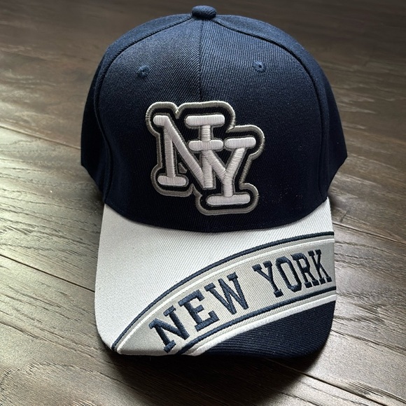 NY Yankees canvas baseball cap, velcro back,embroidered logos,6 vent panels OSFM - Picture 1 of 10